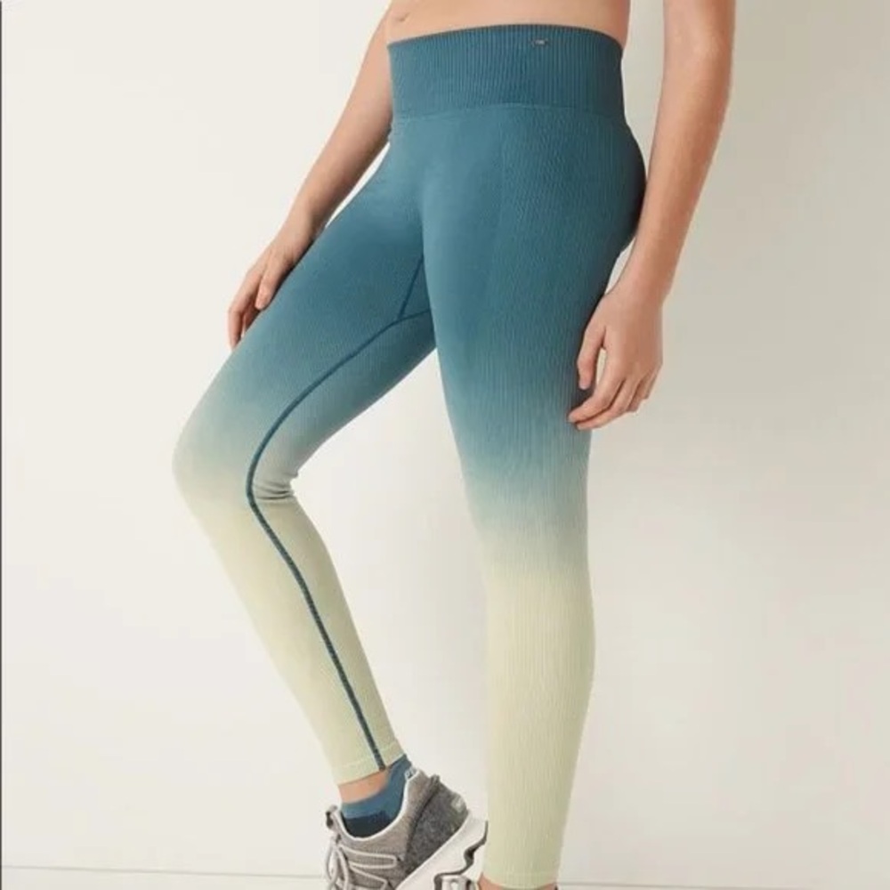 PINK Active x Victoria's Secret Ombré Crop Leggings Size XL